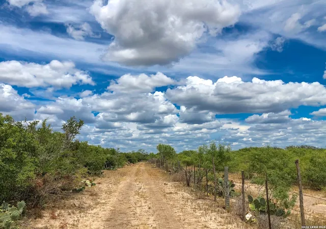 3rd image of 1180 Cr 340, Jourdanton, TX 78026 | MLS# 1953141