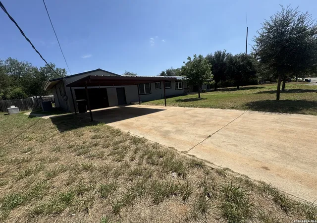 Photo 3 of Single family home for sale at 719 E Taft, Pearsall, TX 78061 | MLS# 1953177 | Listing updated on 2026-09-10
