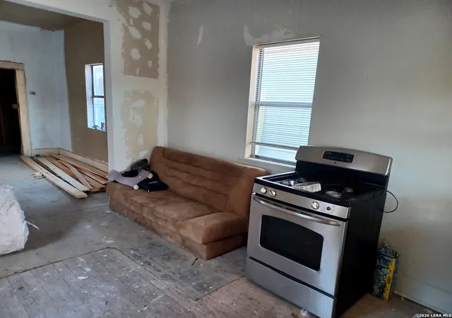 5th image of 213 Pendleton Ave, San Antonio, TX 78204 | MLS# 1953179