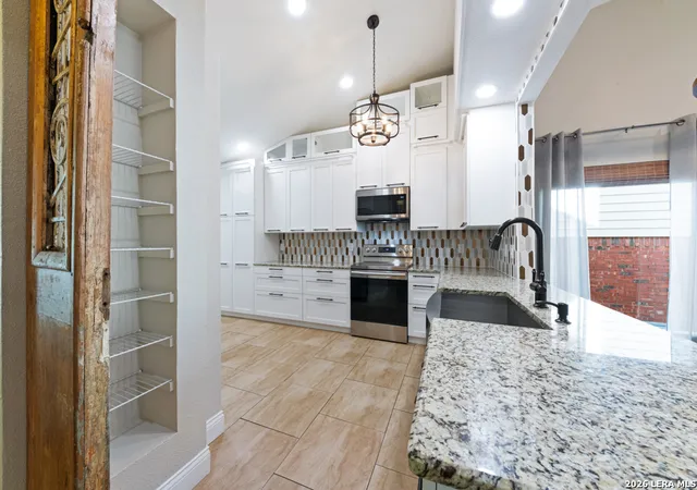 5th image of 930 Amberstone, San Antonio, TX 78258 | MLS# 1953188