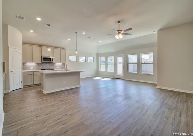 Photo 3 of Single family home for sale at 747 Navarro Street, New Braunfels, TX 78132 | MLS# 1953205 | Listing updated on 2026-08-04