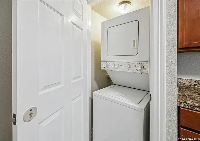 4th image of 2211 Kirkwood #APT 9, Houston, TX 77077 | MLS# 1953229