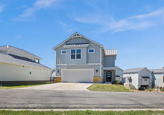 Photo 3 of Single family home for sale at 200 Archview Ln, Kingsland, TX 78639 | MLS# 1953287 | Listing updated on 2026-06-01
