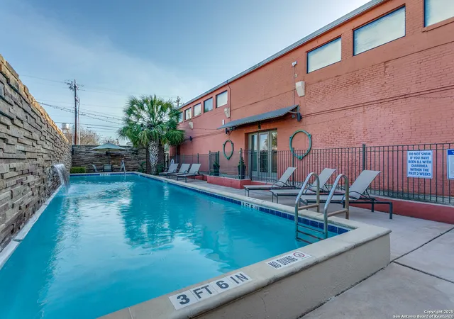 2nd image of 1401 S Flores St #212, San Antonio, TX 78204 | MLS# 1953298