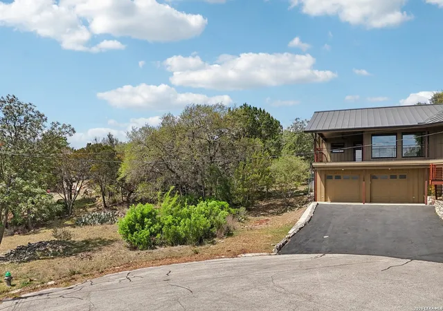 Photo 4 of Land for sale at 718 Starcrest, New Braunfels, TX 78130 | MLS# 1953303 | Listing updated on 2026-07-10