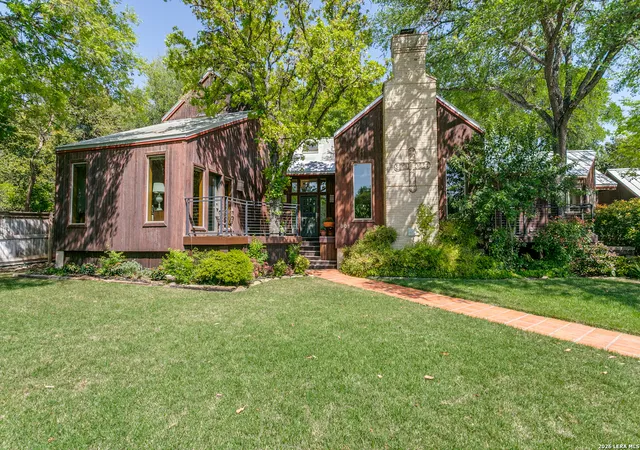 Photo 2 of Sale Pending at 301 Alamo Hts Blvd, San Antonio, TX 78209 | MLS# 1953314 | Listing updated on 2026-05-07