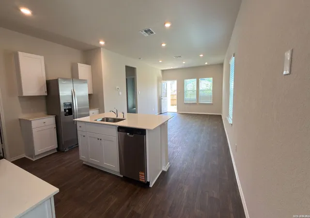 Photo 4 of Single family home for sale at 22810 Tee Shot, San Antonio, TX 78261 | MLS# 1953368 | Listing updated on 2026-03-30