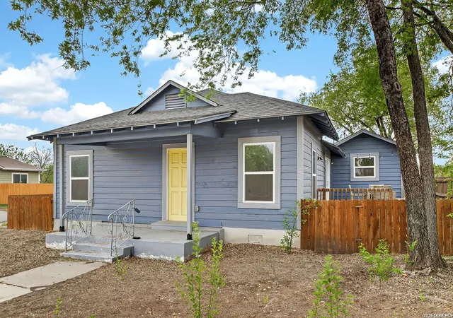 1st image of 1035 San Francisco, San Antonio, TX 78201 | MLS# 1953376