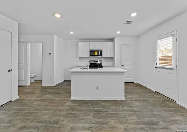 Photo 4 of Single family home for sale at 12519 Desert Fox, Converse, TX 78109 | MLS# 1953381 | Listing updated on 2026-10-08