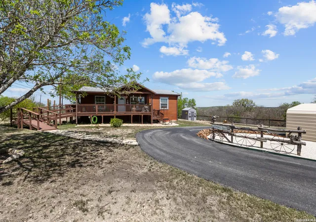 4th image of 960 County Road 4511, Hondo, TX 78861 | MLS# 1953396