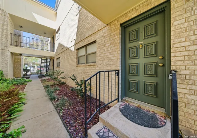 Photo 2 of Sale Pending at 11843 Braesview #407, San Antonio, TX 78213 | MLS# 1953442 | Listing updated on 2026-09-29