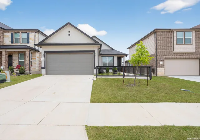 Photo 1 of Sale Pending at 223 W Granite Shrs, Boerne, TX 78006 | MLS# 1953475 | Listing updated on 2026-04-21
