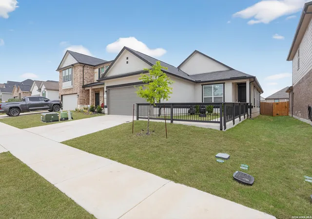 Photo 2 of Sale Pending at 223 W Granite Shrs, Boerne, TX 78006 | MLS# 1953475 | Listing updated on 2026-04-21