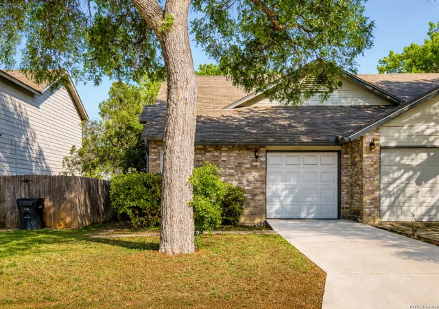 Photo 2 of Sale Pending at 12105 Stoney, San Antonio, TX 78247 | MLS# 1953506 | Listing updated on 2026-05-05