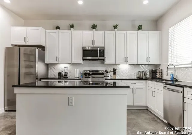 Photo 3 of Single family home for sale at 939 Piedmont Ave, San Antonio, TX 78210 | MLS# 1953523 | Listing updated on 2026-03-31