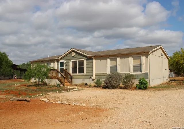 2nd image of 3554 Fm 1332, Jourdanton, TX 78026 | MLS# 1953617