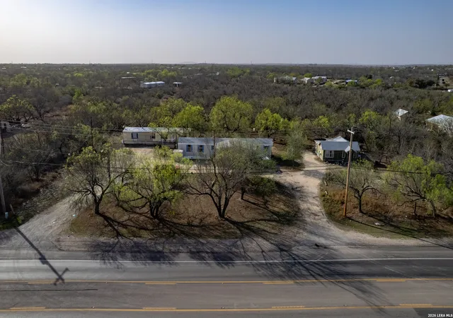 2nd image of 2806 S Us Hwy 83, Uvalde, TX 78801 | MLS# 1953778
