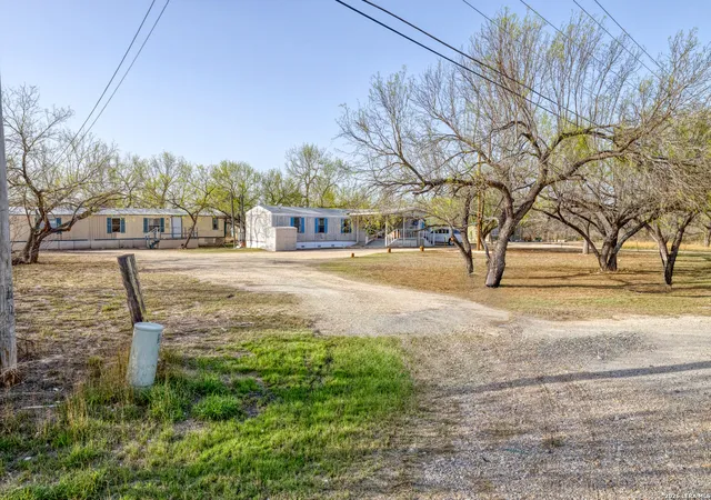 4th image of 2806 S Us Hwy 83, Uvalde, TX 78801 | MLS# 1953778
