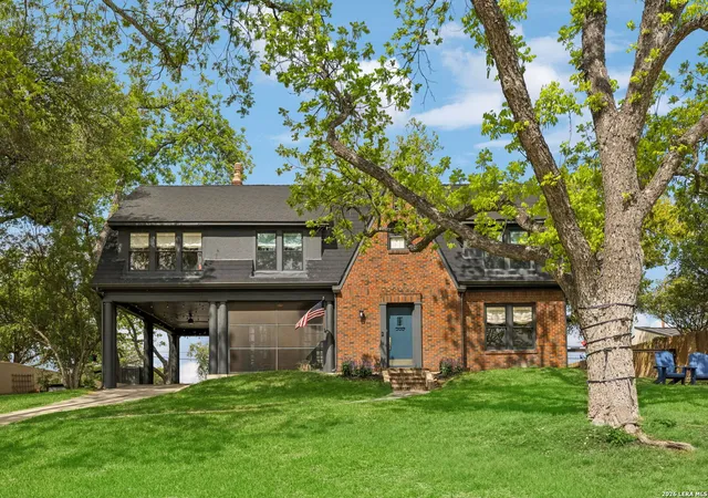 Homes for sale in Alamo Heights, TX | 110 Henderson St, Alamo Heights, TX 78209 | MLS# 1953794