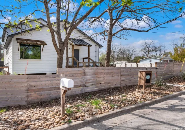 3rd image of 502 E Basel, New Braunfels, TX 78130 | MLS# 1953808