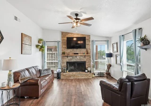 Photo 4 of Single family home for sale at 1954 Comfort, Canyon Lake, TX 78133 | MLS# 1953813 | Listing updated on 2026-08-29