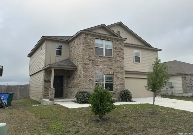 Photo 3 of Single family home for sale at 832 Stonemanor Bay, Seguin, TX 78155 | MLS# 1953972 | Listing updated on 2026-05-04