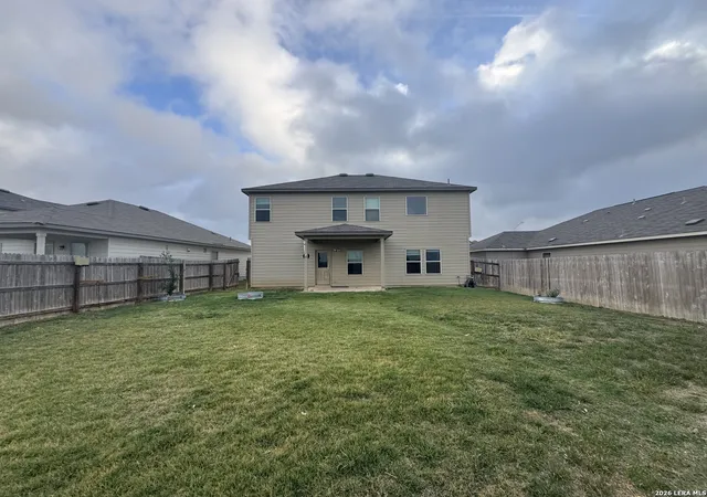 Photo 4 of Single family home for sale at 832 Stonemanor Bay, Seguin, TX 78155 | MLS# 1953972 | Listing updated on 2026-05-04
