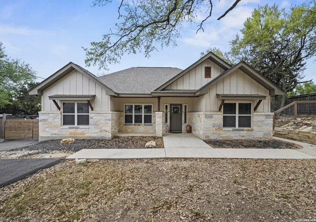 Photo 1 of Single family home for sale at 1885 Deer Run, Canyon Lake, TX 78133 | MLS# 1954007 | Listing updated on 2026-08-24