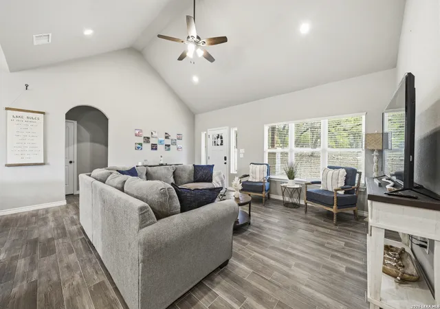 Photo 2 of Single family home for sale at 1885 Deer Run, Canyon Lake, TX 78133 | MLS# 1954007 | Listing updated on 2026-08-24