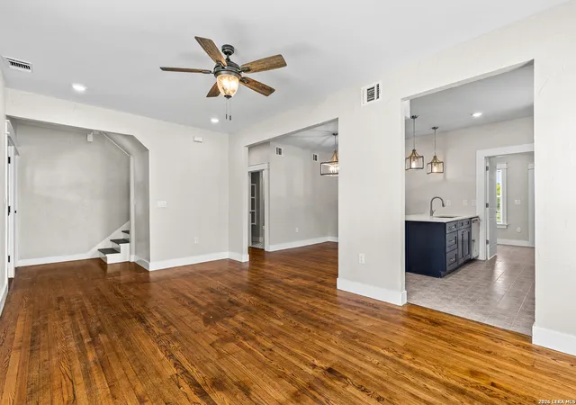 Photo 3 of Sale Pending at 424 Club, San Antonio, TX 78201 | MLS# 1954048 | Listing updated on 2026-05-01