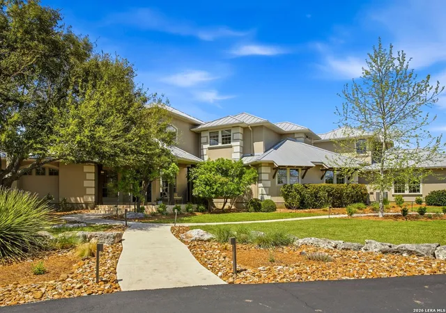 Photo 2 of Mansion for sale at 102 Santa Fe Trl, Boerne, TX 78006 | MLS# 1954053 | Listing updated on 2026-06-22