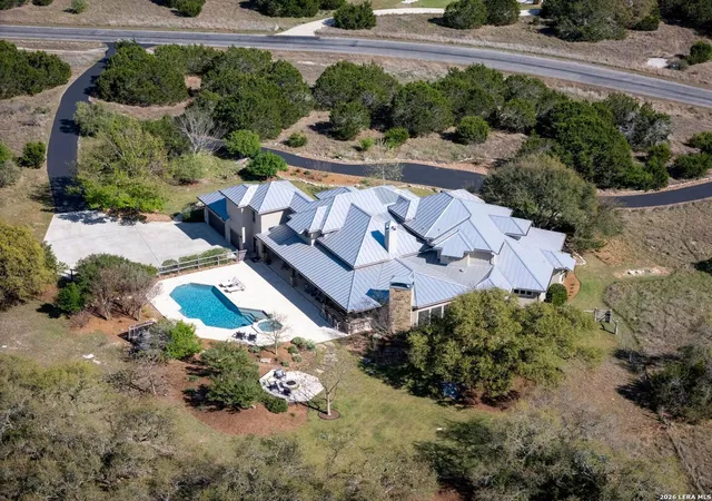 Photo 1 of Mansion for sale at 102 Santa Fe Trl, Boerne, TX 78006 | MLS# 1954053 | Listing updated on 2026-06-22