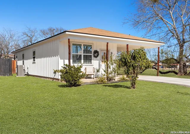 2nd image of 924 Apple, Fredericksburg, TX 78624 | MLS# 1954081