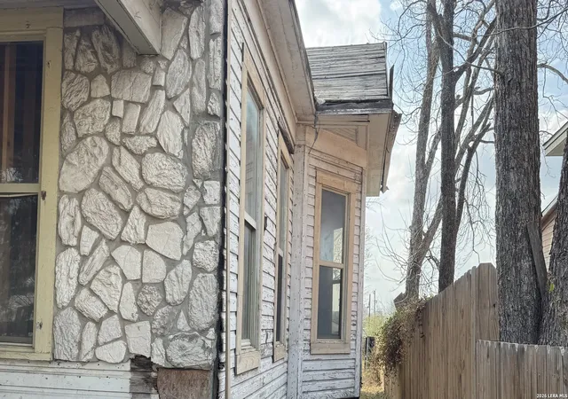 2nd image of 511 Olive, San Antonio, TX 78202 | MLS# 1954092