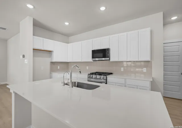 Photo 3 of Sale Pending at 5607 Franklin Hills, Von Ormy, TX 78073 | MLS# 1954112 | Listing updated on 2026-07-29