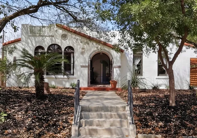 Photo 1 of Sale Pending at 315 Club Dr, San Antonio, TX 78201 | MLS# 1954194 | Listing updated on 2026-04-27