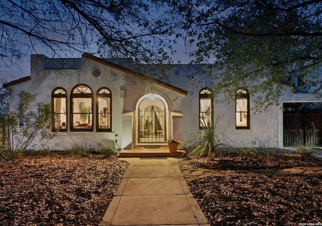 Photo 2 of Sale Pending at 315 Club Dr, San Antonio, TX 78201 | MLS# 1954194 | Listing updated on 2026-04-27