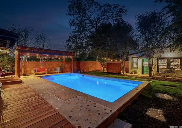 Photo 3 of Sale Pending at 315 Club Dr, San Antonio, TX 78201 | MLS# 1954194 | Listing updated on 2026-04-27