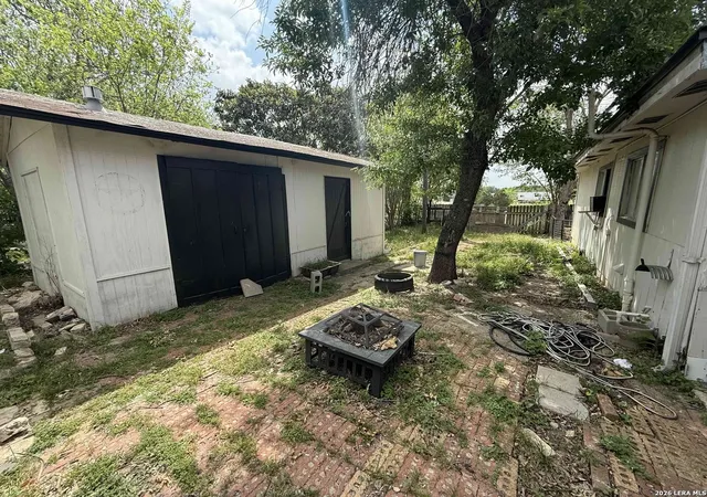 18th image of 903 E Walnut, Seguin, TX 78155 | MLS# 1954200