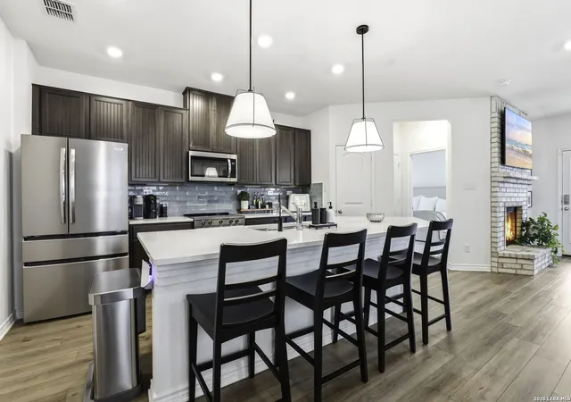 Photo 3 of Sale Pending at 327 W Low Cascade Dr, Boerne, TX 78006 | MLS# 1954249 | Listing updated on 2026-04-16