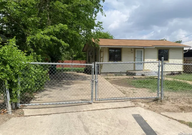 Photo 2 of Single family home for sale at 545 Harlan, San Antonio, TX 78214 | MLS# 1954321 | Listing updated on 2026-05-15