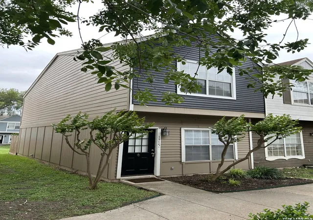 Photo 1 of Single family home for sale at 1915 Crossgate Park, San Antonio, TX 78247 | MLS# 1954403 | Listing updated on 2026-05-03