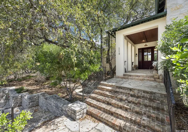 Photo 2 of Sale Pending at 114 Turnberry, San Antonio, TX 78230 | MLS# 1954407 | Listing updated on 2026-09-16
