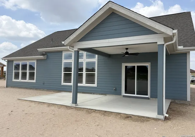 Photo 2 of Sale Pending at 112 Muirfield, La Vernia, TX 78121 | MLS# 1954433 | Listing updated on 2026-04-02