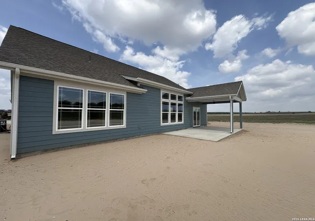 Photo 3 of Sale Pending at 112 Muirfield, La Vernia, TX 78121 | MLS# 1954433 | Listing updated on 2026-04-02