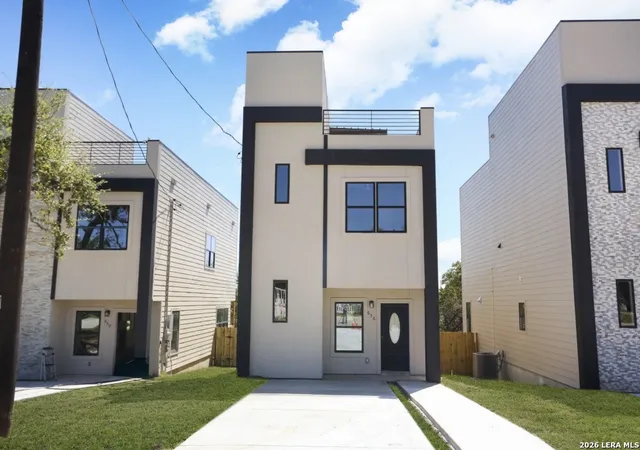 Photo 1 of Single family home for sale at 650 Canyon Circle, Canyon Lake, TX 78133 | MLS# 1954435 | Listing updated on 2026-04-21