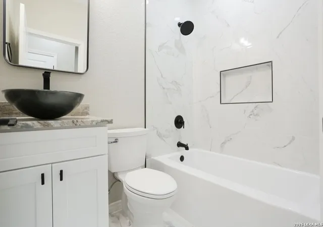 Photo 4 of Single family home for sale at 650 Canyon Circle, Canyon Lake, TX 78133 | MLS# 1954435 | Listing updated on 2026-04-21