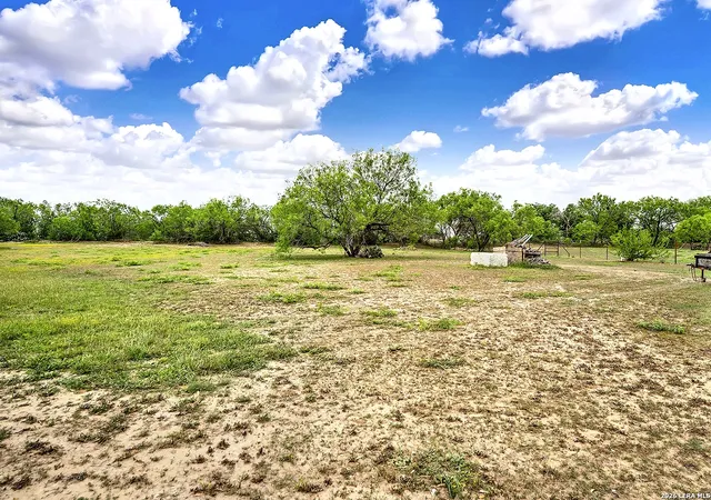 Photo 4 of Single family home for sale at 3283 Hartfield, La Vernia, TX 78121 | MLS# 1954461 | Listing updated on 2026-10-01