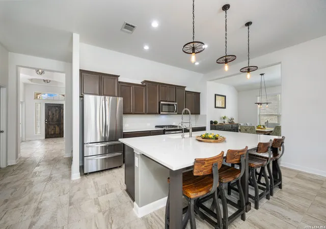 Photo 4 of Sale Pending at 7623 Nolan Crk, Boerne, TX 78015 | MLS# 1954465 | Listing updated on 2026-04-20
