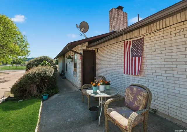 5th image of 818 Lois St #A & B, Kerrville, TX 78028 | MLS# 1954468